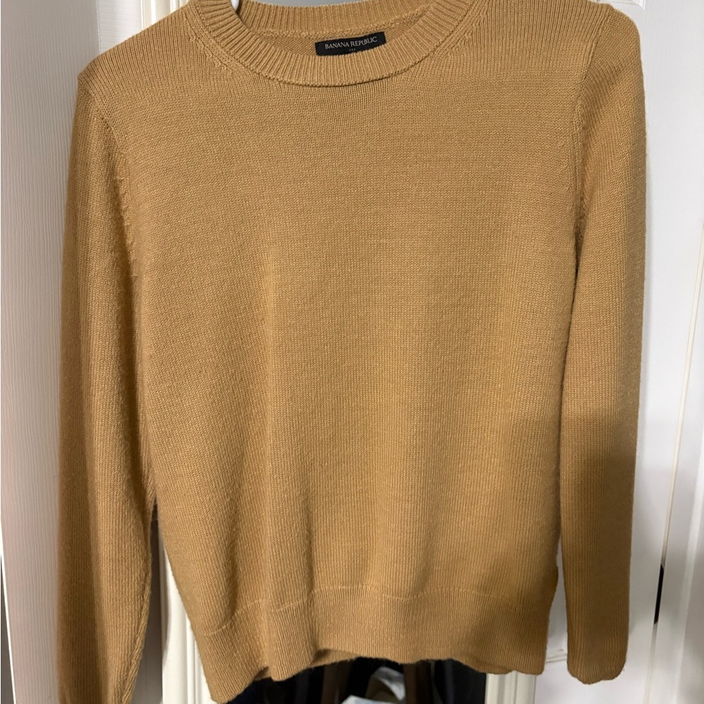Banana Republic Beige Crewneck Sweater